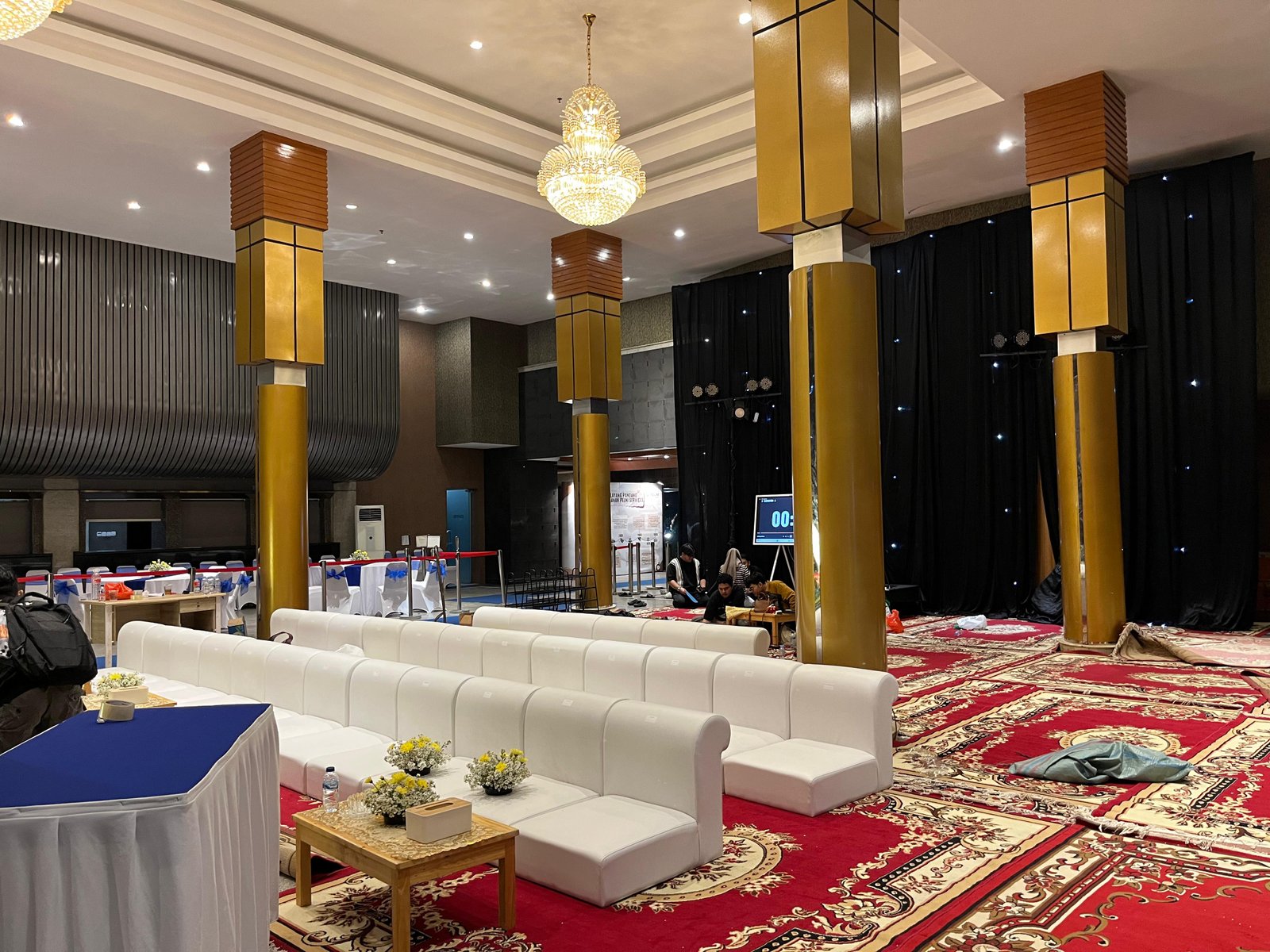 SEWA SOFA LOKASI SEKITAR SAWANGAN DI DEPOK