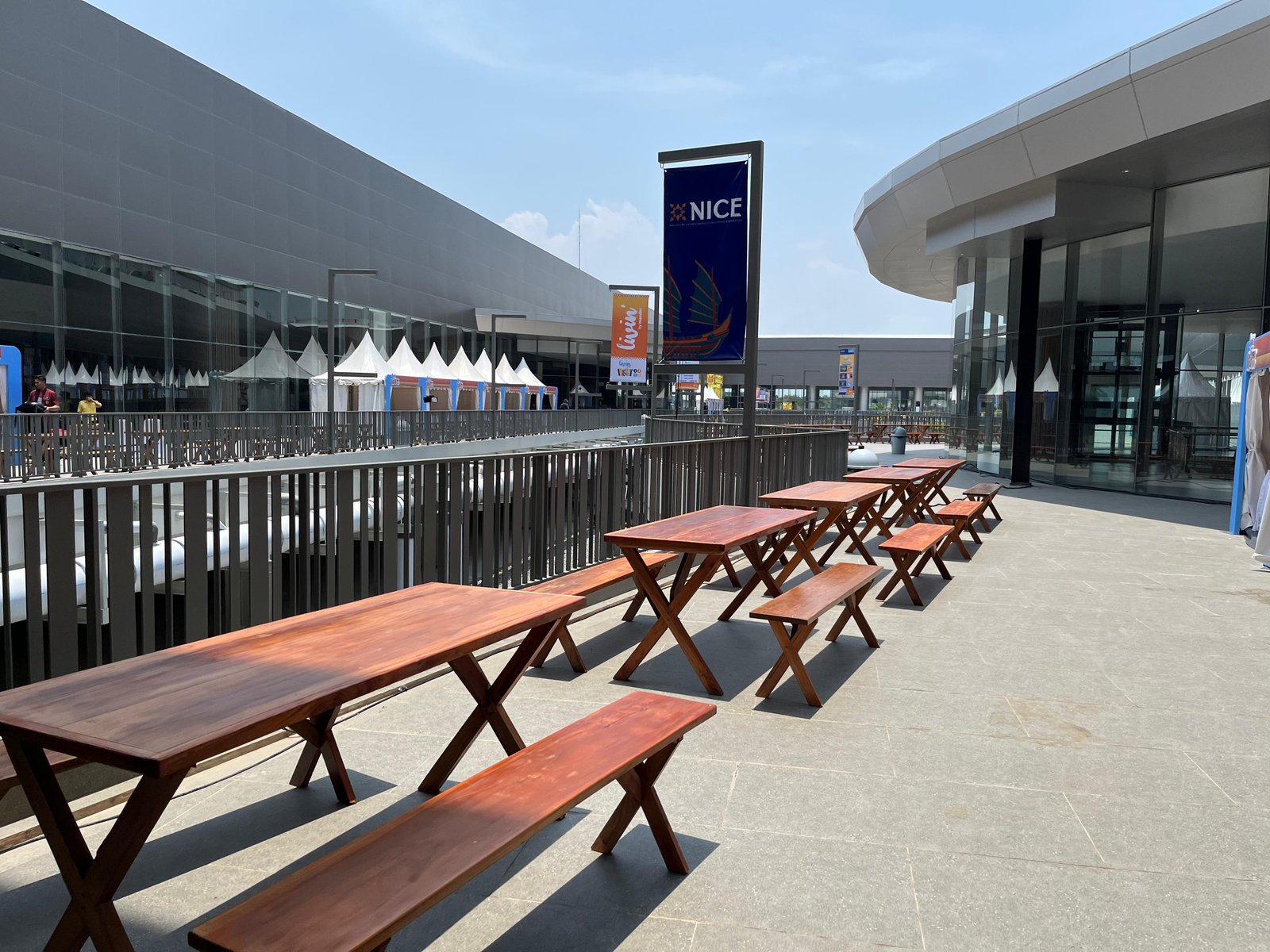 SEWA MEJA TAMAN SET JATIASIH DI BEKASI