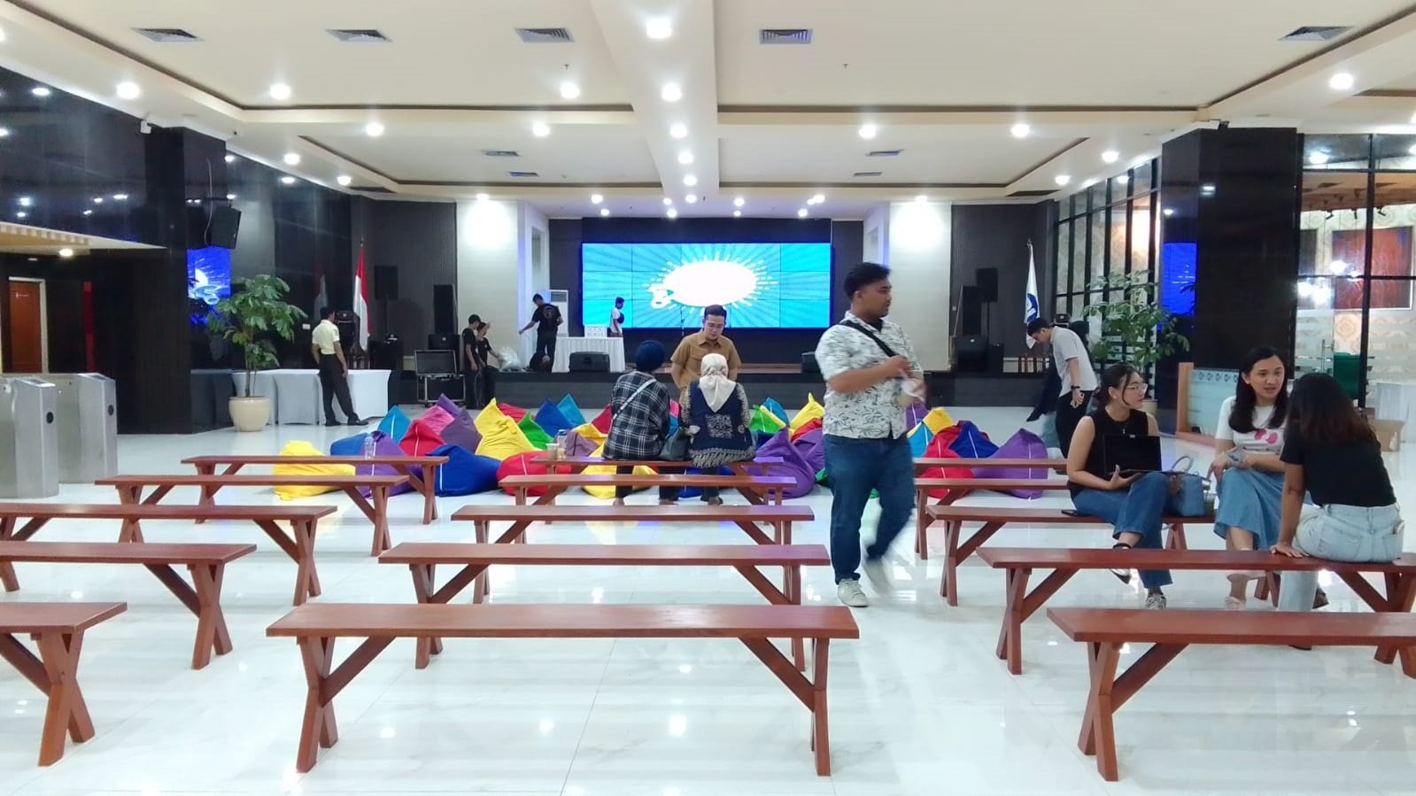 SEWA MEJA TAMAN SET BOJONGMANGU DI BEKASI