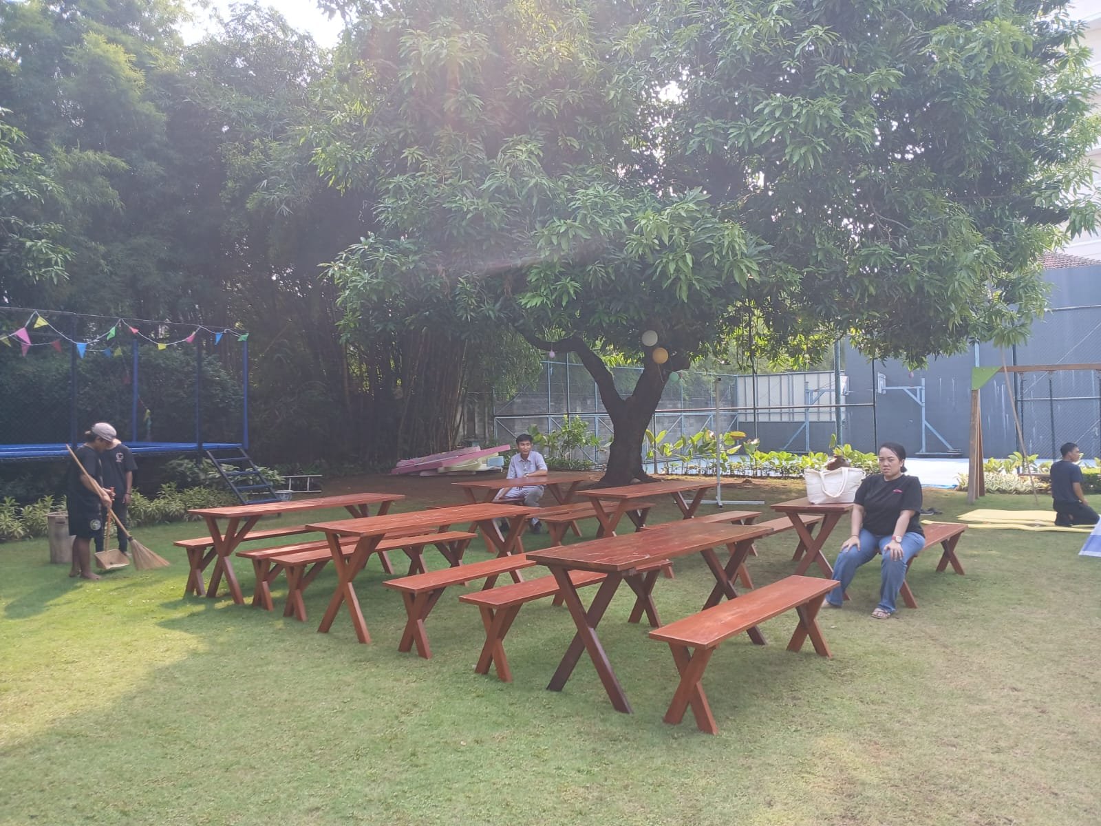 SEWA MEJA TAMAN SET CABANGBUNGIN DI BEKASI