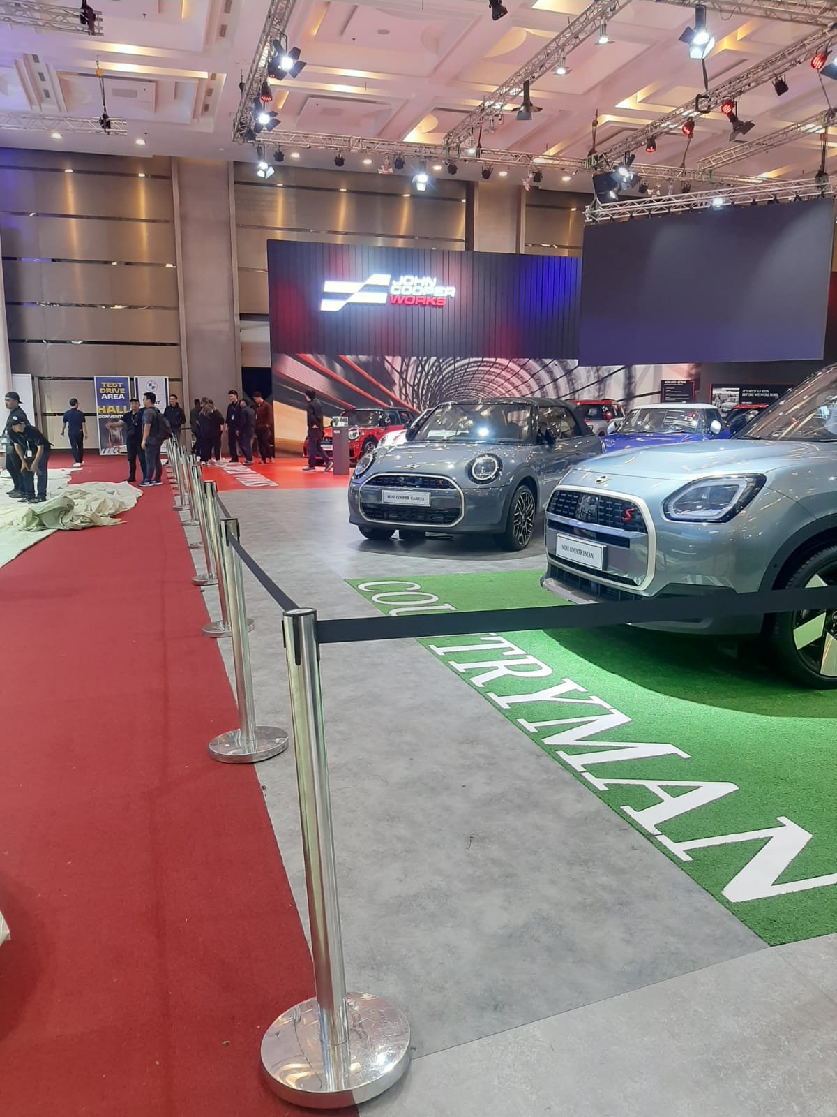 Sewa Tiang Antrian Atau Stand Rope di Setiabudi Jakarta Selatan