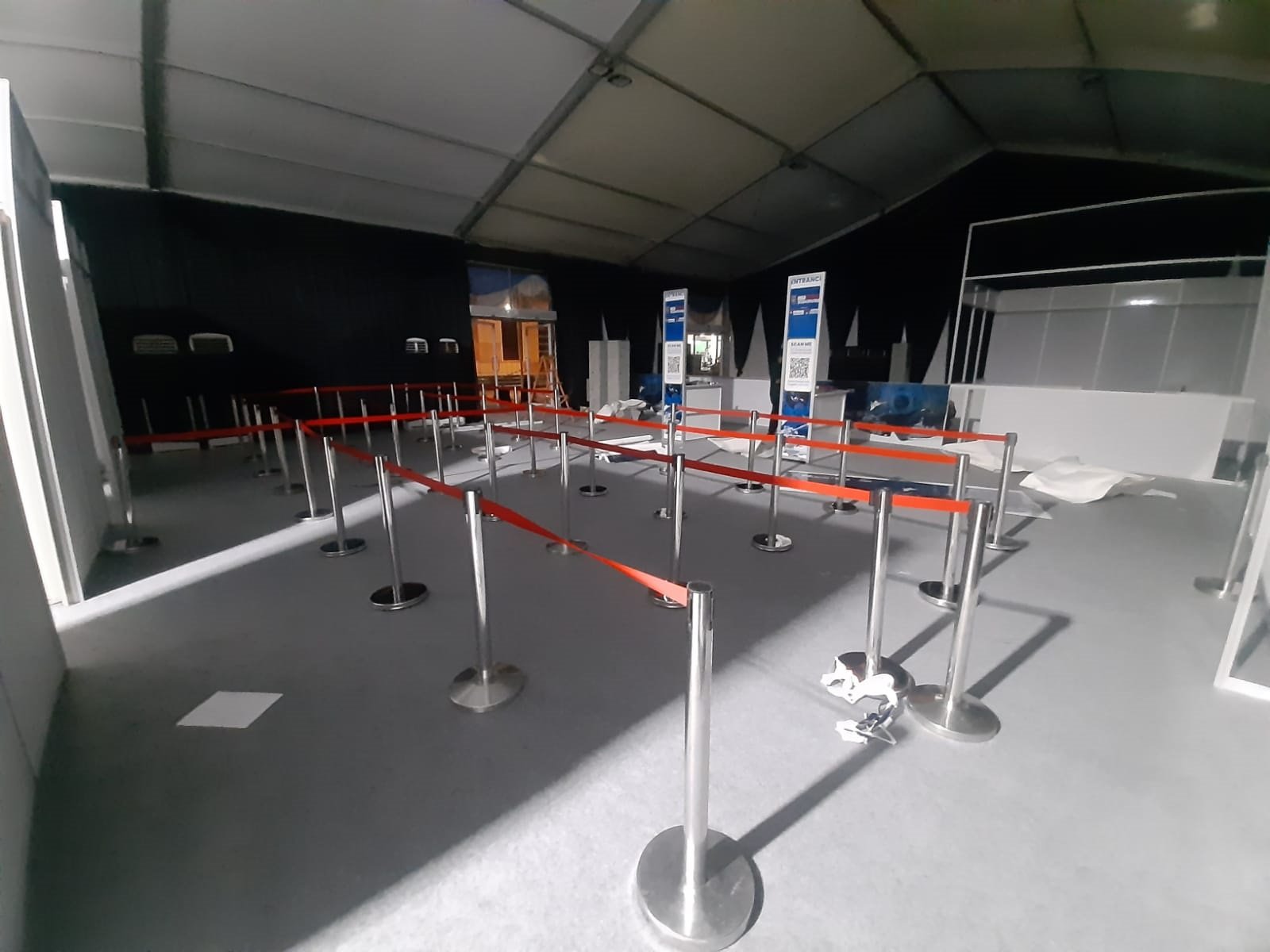 Sewa Tiang Antrian Atau Stand Rope di Pamulang Tangerang Selatan