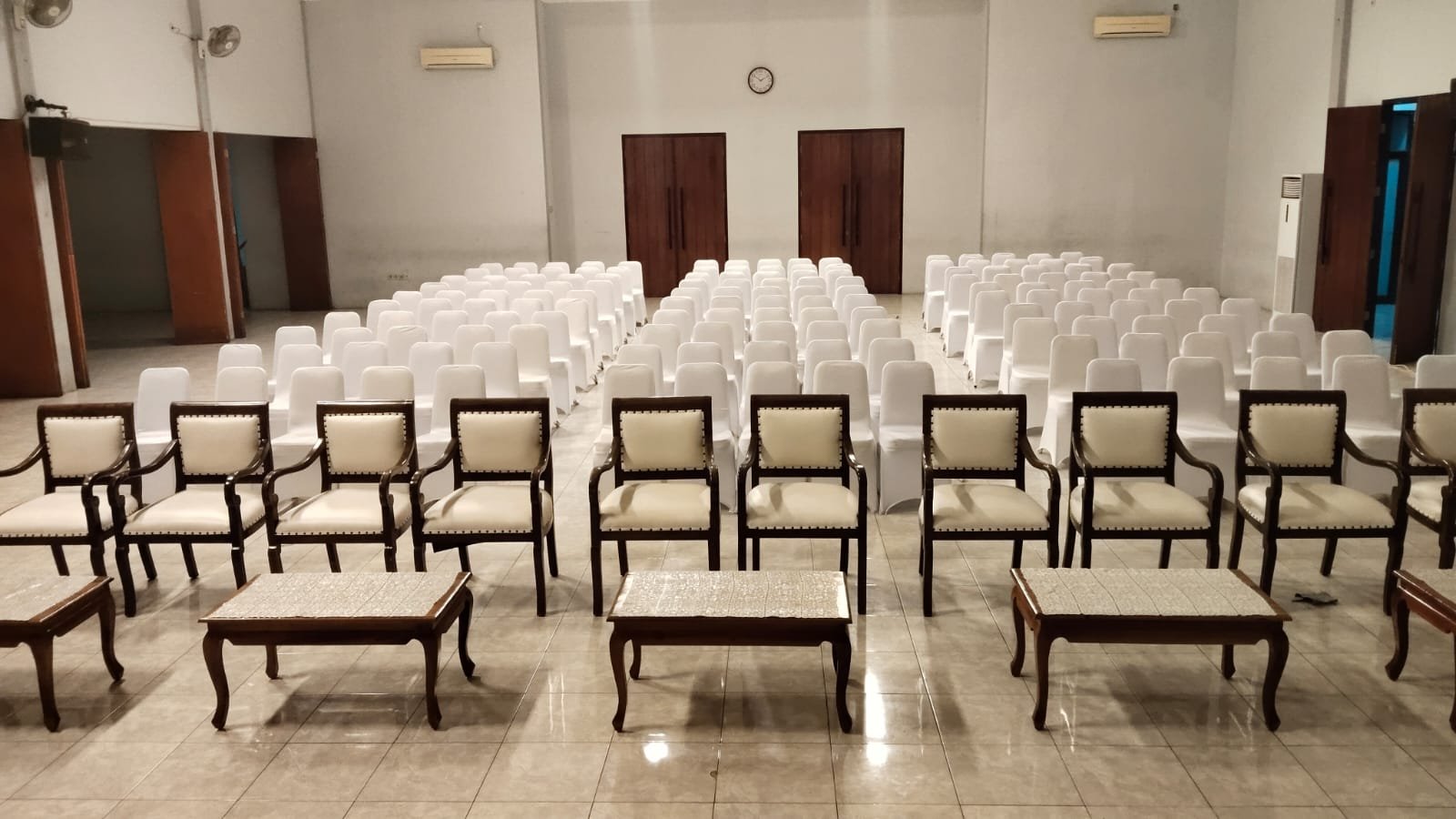Sewa Kursi VIP Armchair di Le Pavilion – Jakarta Pusat