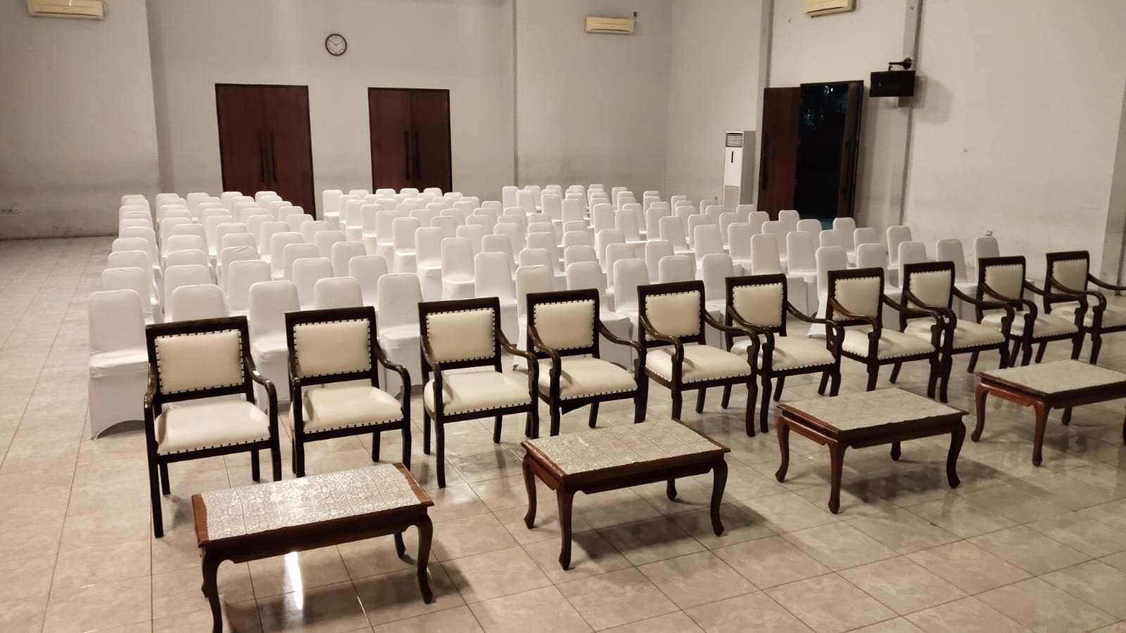 Sewa Kursi VIP Armchair di Balai Kartini – Kuningan Jakarta Selatan