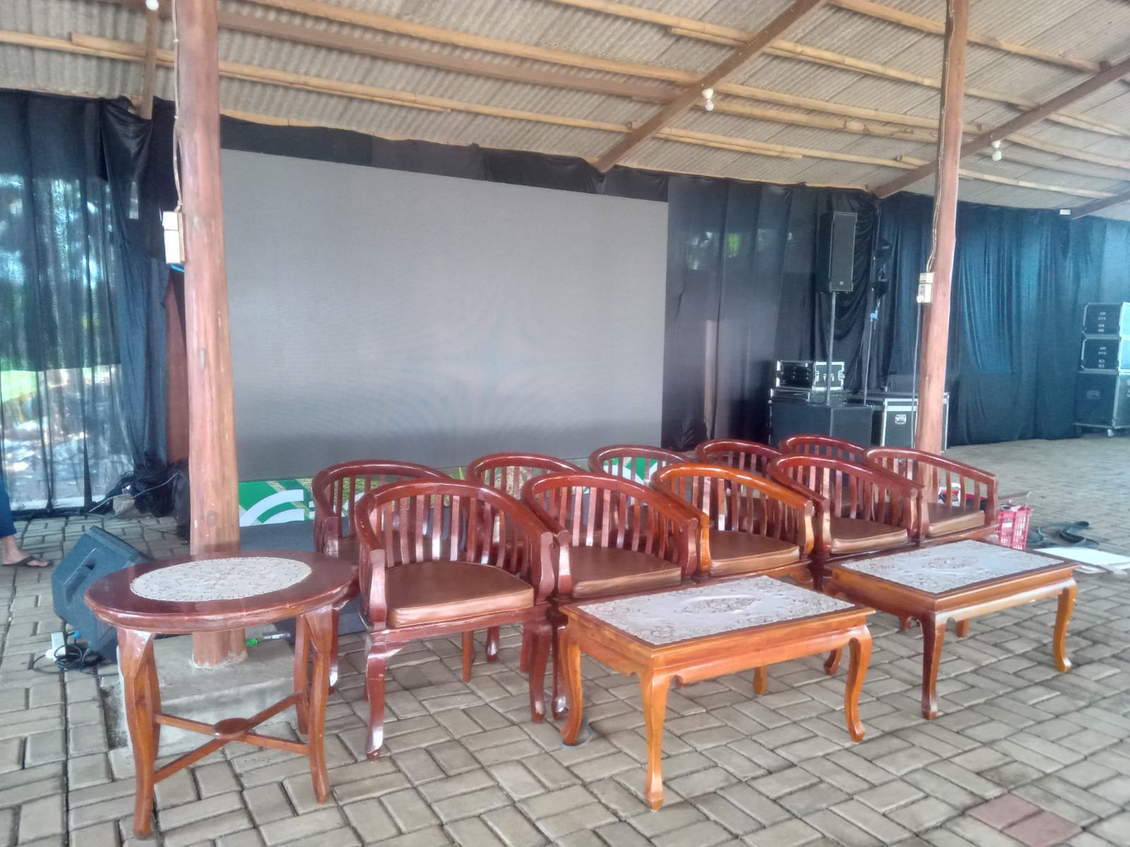 Sewa Kursi Betawi di  The Westin Jakarta – Kuningan Jakarta Selatan