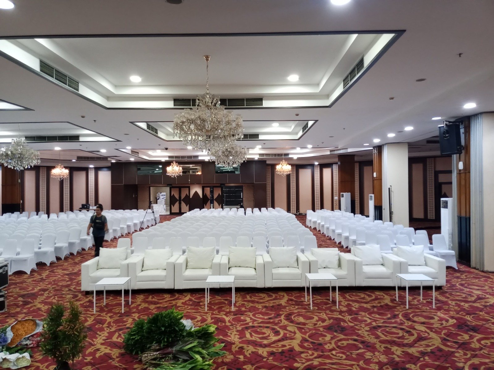 Sewa Sofa VIP di Revo Town Hall Bekasi Barat Kota Bekasi