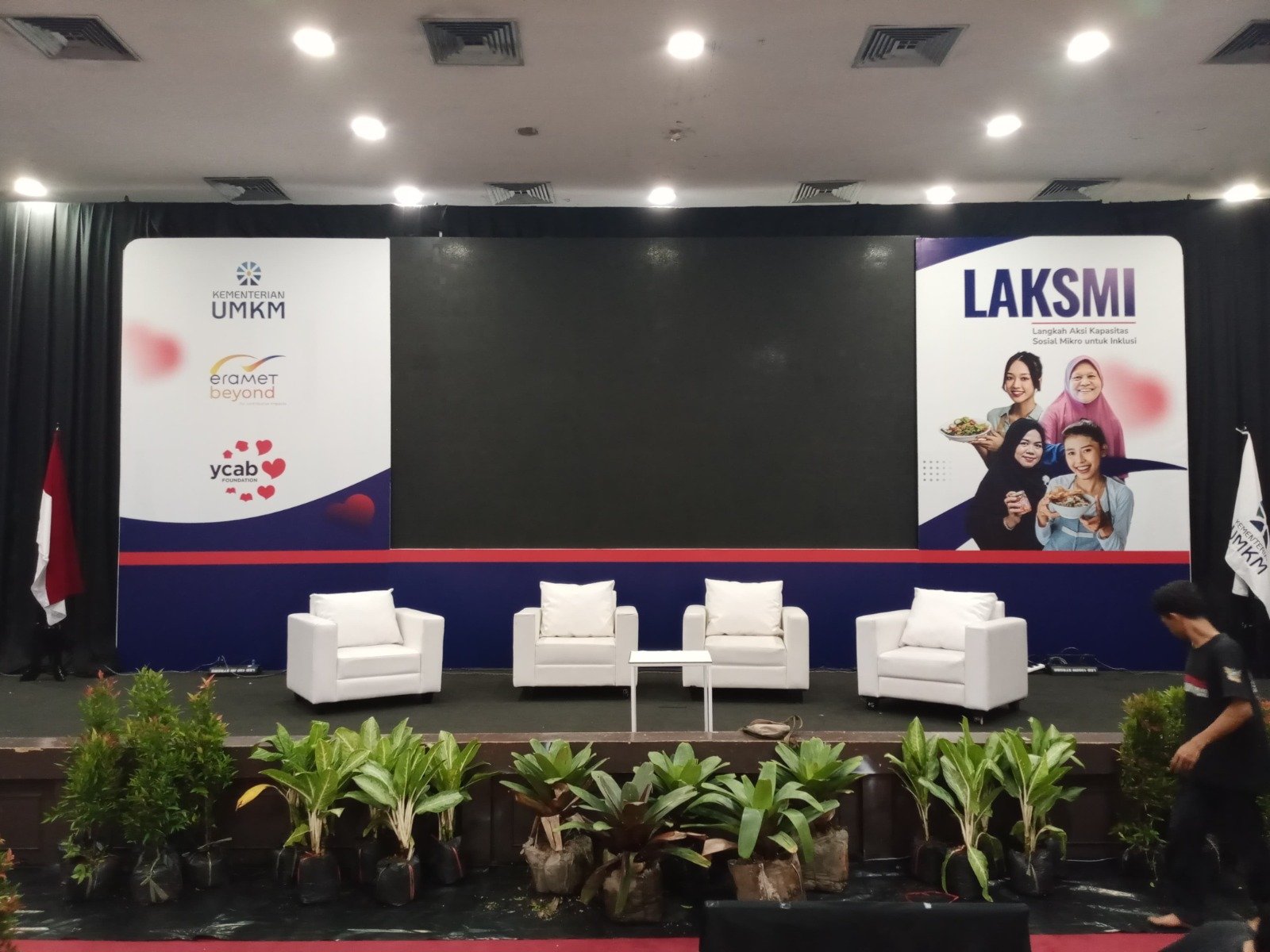 Sewa Sofa VIP di Sukmajaya Depok