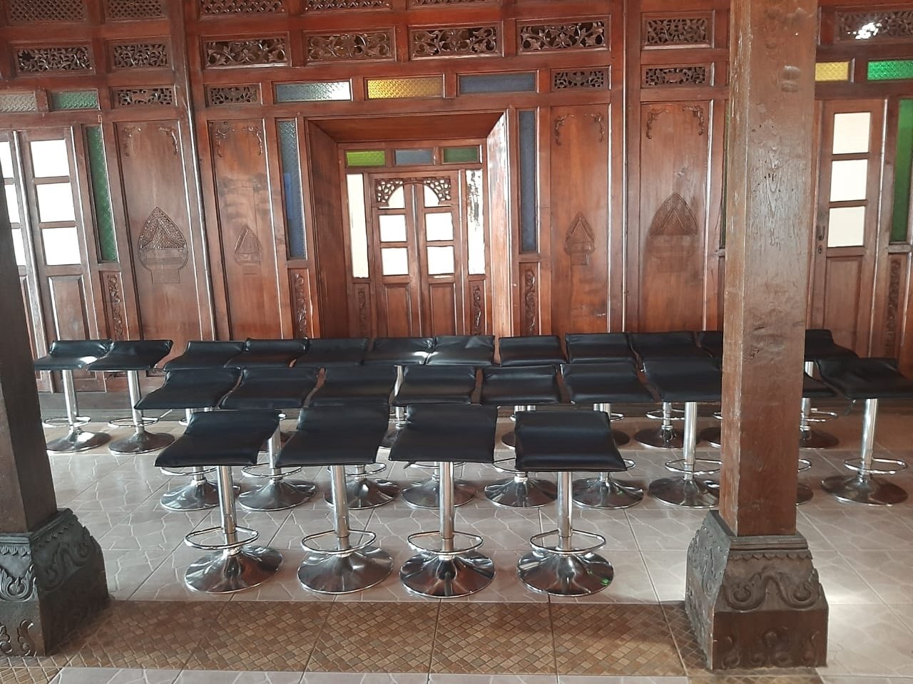 Sewa Barstool di Tanah Abang Jakarta Pusat