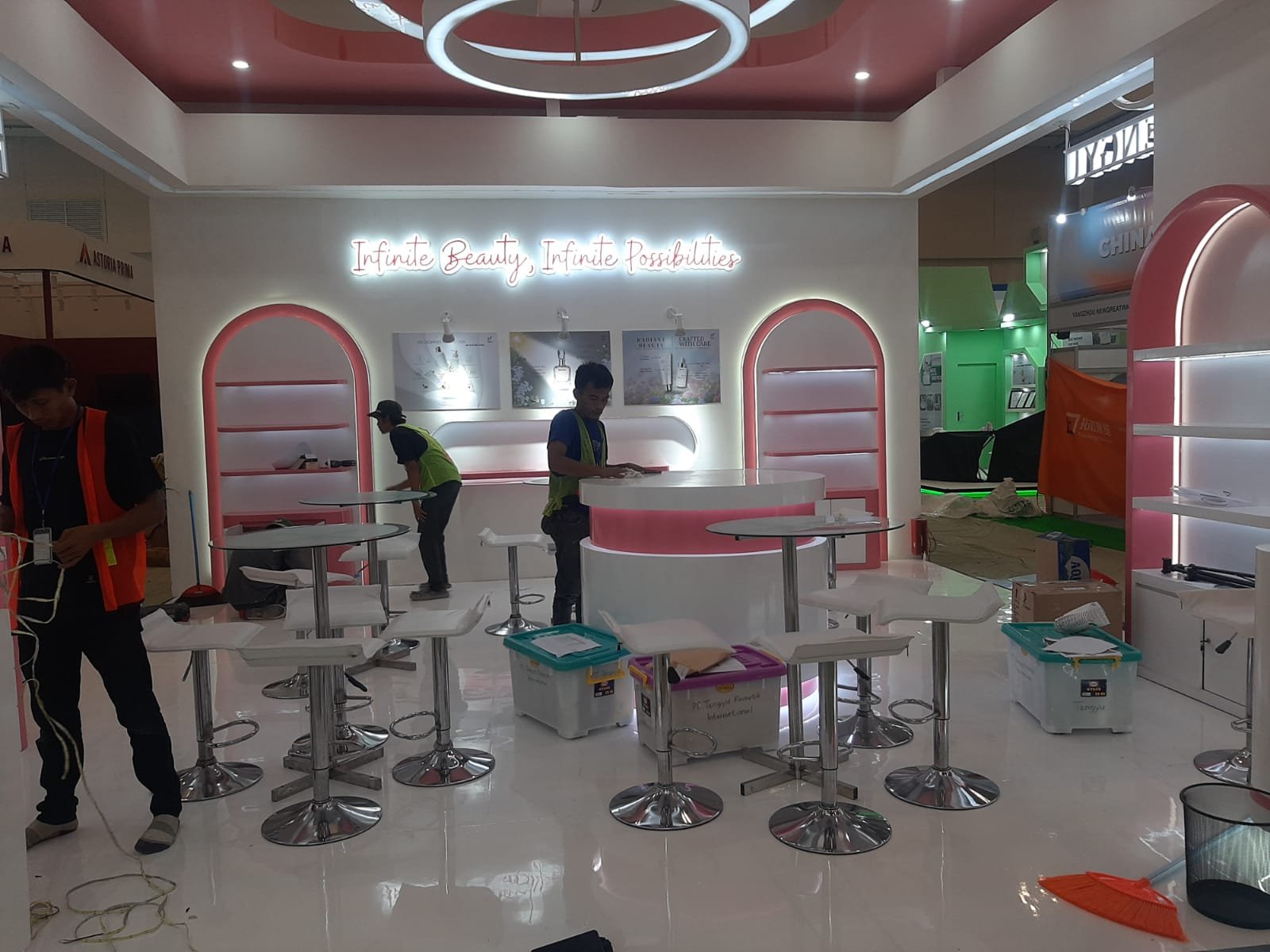 Sewa Barstool di Beji Depok