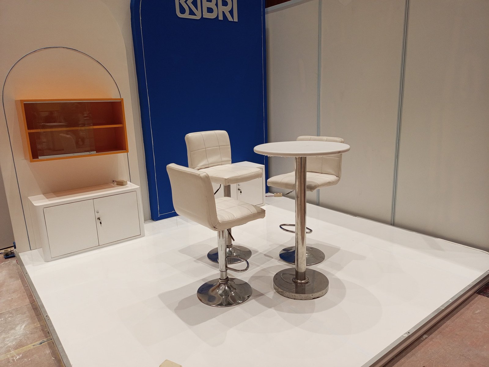 Sewa Barstool di ICE BSD Tangerang Selatan